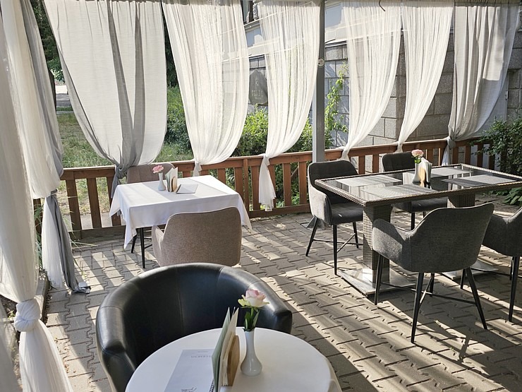 Travelnews.lv iepazīst klusā Rīgas centra restorāna «5 elementi» ēdienkarti un terasi 337938