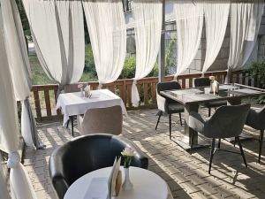 Travelnews.lv iepazīst klusā Rīgas centra restorāna «5 elementi» ēdienkarti un terasi 20