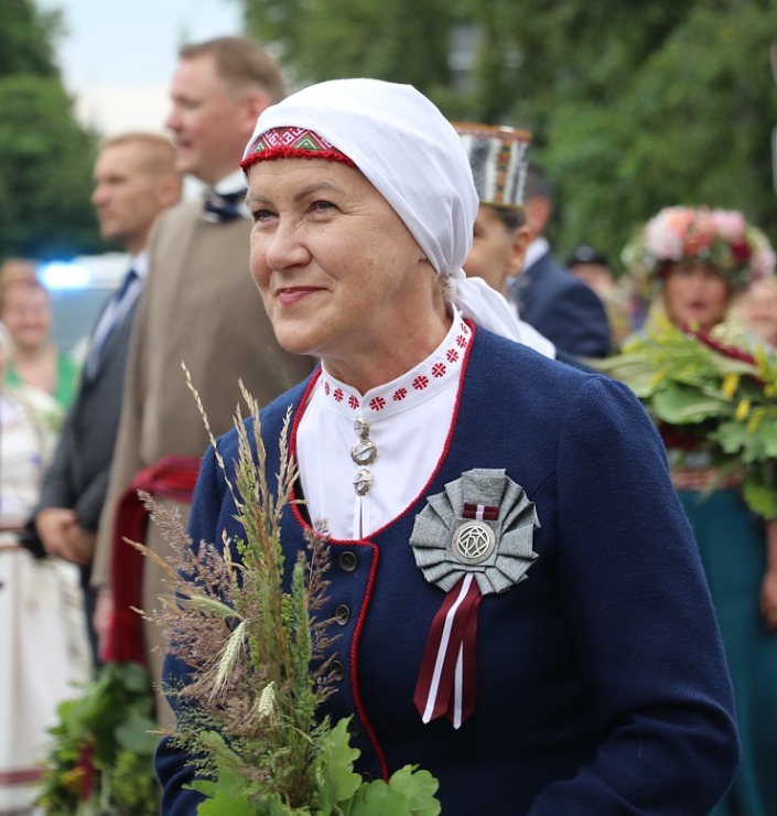 Skati dziesmu un deju svētku dalībnieku gājienu Rīgā - «Novadu dižošanās» 338550