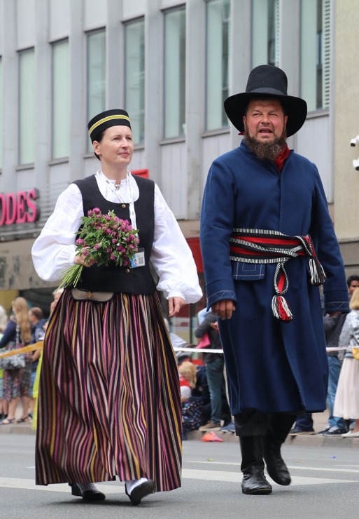 Skati dziesmu un deju svētku dalībnieku gājienu Rīgā - «Novadu dižošanās» 338610