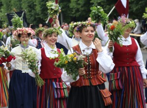 Skati dziesmu un deju svētku dalībnieku gājienu Rīgā - «Novadu dižošanās» 36