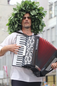 Skati dziesmu un deju svētku dalībnieku gājienu Rīgā - «Novadu dižošanās» 66