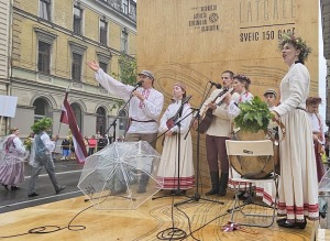 Skati dziesmu un deju svētku dalībnieku gājienu Rīgā - «Novadu dižošanās» 29