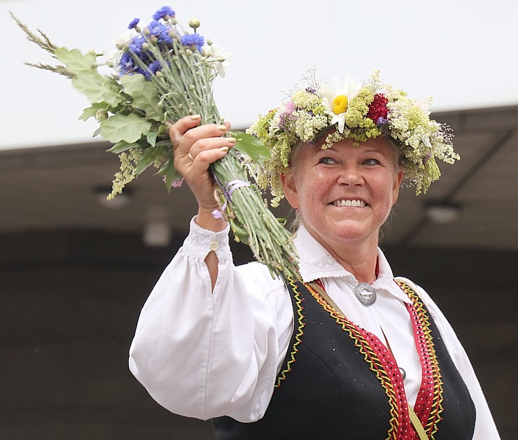 Skati «Novadu dižošanās» - dziesmu un deju svētku dalībnieku gājienu Rīgā 338655