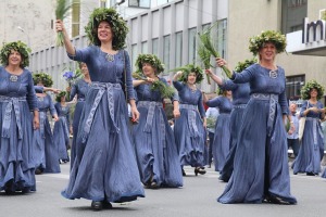 Skati «Novadu dižošanās» - dziesmu un deju svētku dalībnieku gājienu Rīgā 31