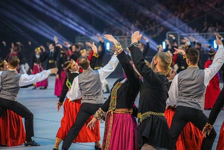 Fotogrāfs Mareks Galinovskis piedāvā: Latviešu skatuviskās dejas lielkoncerts 