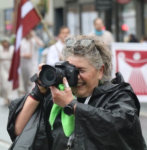 Foto mirkļi no dziesmu un deju svētku dalībnieku gājiena Rīgā - «Novadu dižošanās» 44