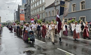 Foto mirkļi no dziesmu un deju svētku dalībnieku gājiena Rīgā - «Novadu dižošanās» 57