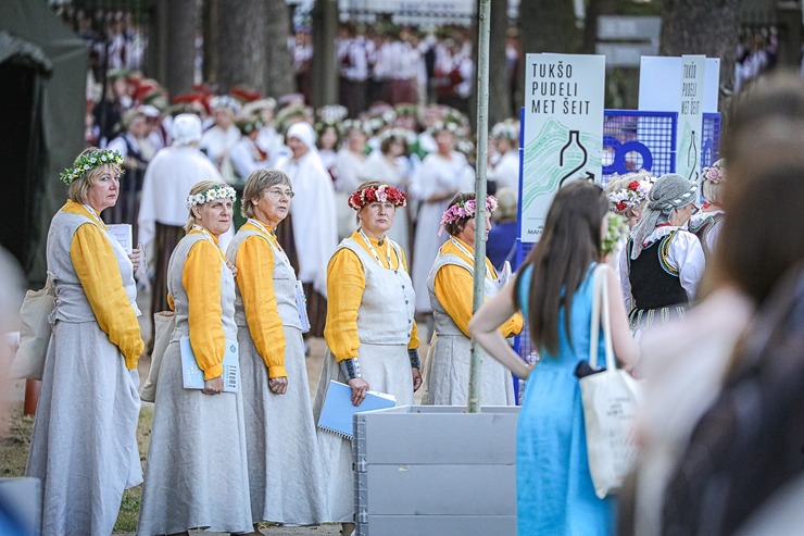 Fotogrāfs Mareks Galinovskis piedāvā īpašus fotomirkļus no koru lielkoncerta «Tīrums. Dziesmas ceļš». #CUPRA #Autobrava #VEFkvartals #UFOGolf #TrueSto 339167