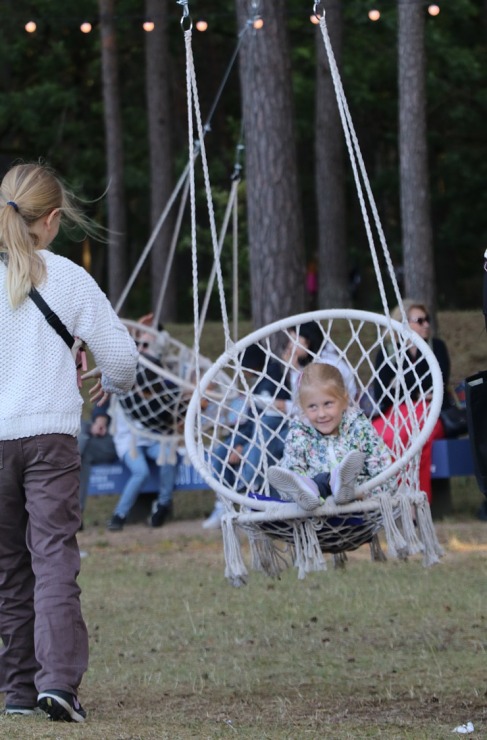 Dziesmu svētku dziesminieku lielkoncerts un svinības Mežaparkā 339476