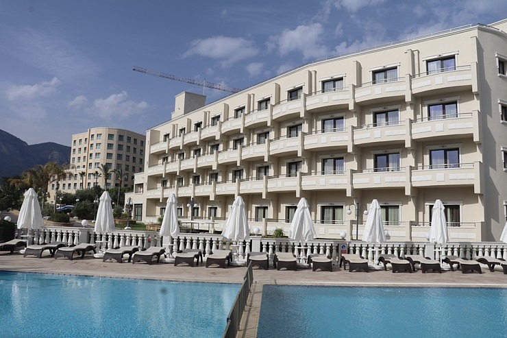 Travelnews.lv iepazīst Ziemeļkipras viesnīcu «Vuni Palace Hotel» Kirēnijā. Sadarbībā ar PuzzleTravel.com 339667