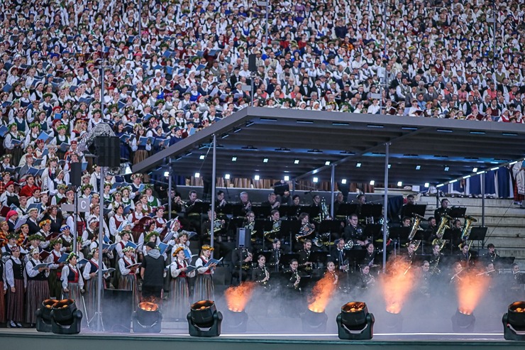 Fotogrāfs Mareks Galinovskis: Dziesmu svētku lielkoncerts «Tīrums. Dziesmas ceļš» skan Mežaparka Lielajā estrādē 339837