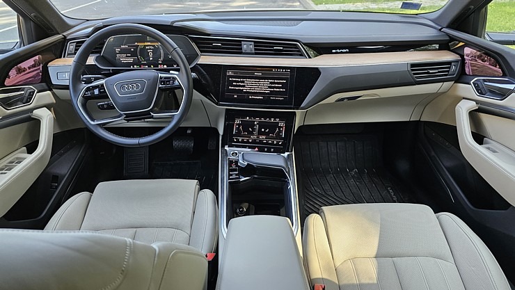 Travelnews.lv ar jauno un elektrisko «Audi Q8 e-tron» apceļo un izbauda Latgali 340316