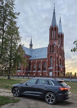 Travelnews.lv ar jauno un elektrisko «Audi Q8 e-tron» apceļo un izbauda Latgali 10