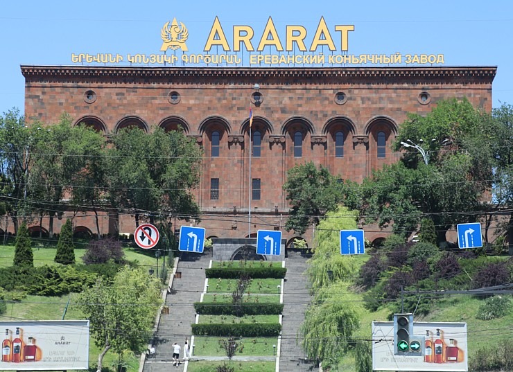 Travelnews.lv ņem dalību Erevānas konjaka rūpnīcas «Ararat» muzeja degustācijā. Sadarbībā ar «airBaltic» 340647