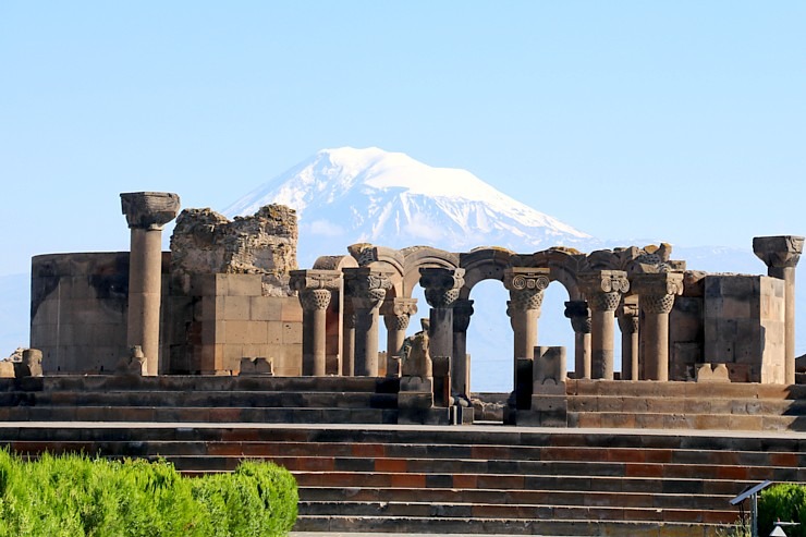 Travelnews.lv iepazīst Zvartnota tempļa drupas Armēnijā, kas ir iekļautas UNESCO sarakstā. Sadarbībā ar airBaltic 340674