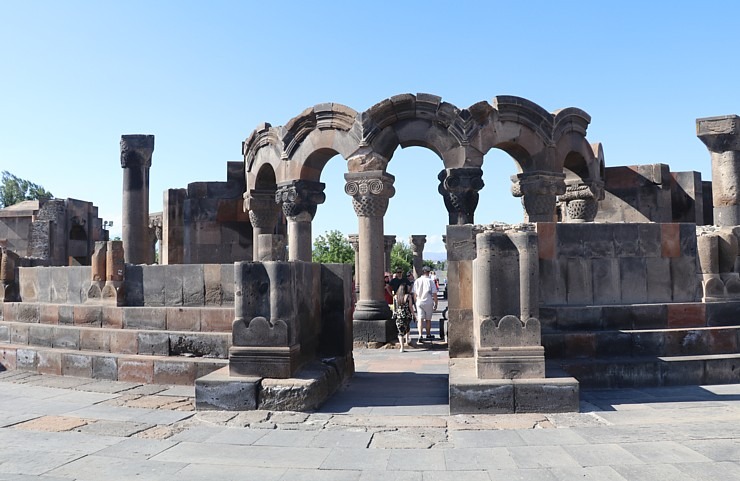 Travelnews.lv iepazīst Zvartnota tempļa drupas Armēnijā, kas ir iekļautas UNESCO sarakstā. Sadarbībā ar airBaltic 340684