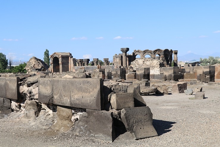 Travelnews.lv iepazīst Zvartnota tempļa drupas Armēnijā, kas ir iekļautas UNESCO sarakstā. Sadarbībā ar airBaltic 340685