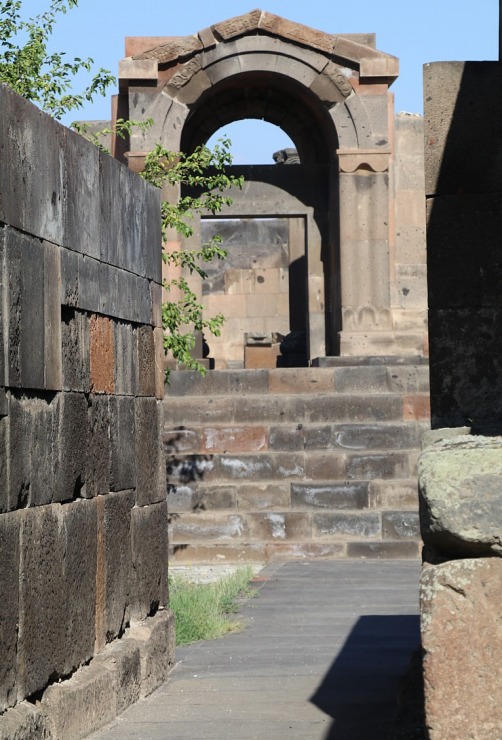 Travelnews.lv iepazīst Zvartnota tempļa drupas Armēnijā, kas ir iekļautas UNESCO sarakstā. Sadarbībā ar airBaltic 340687