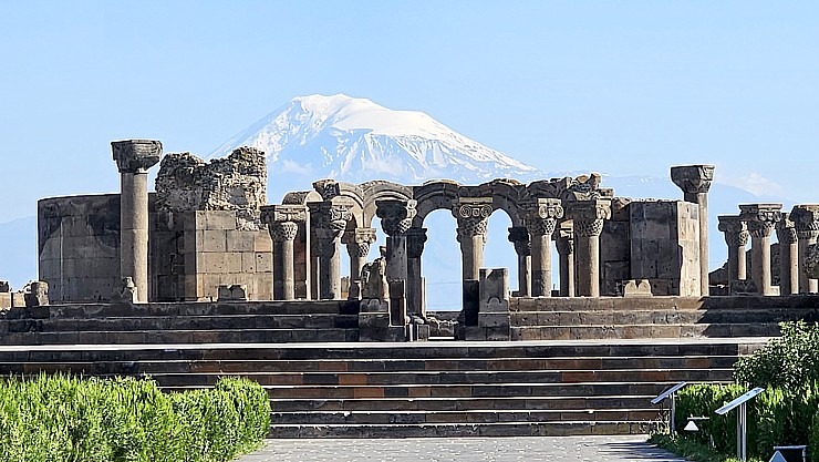 Travelnews.lv iepazīst Zvartnota tempļa drupas Armēnijā, kas ir iekļautas UNESCO sarakstā. Sadarbībā ar airBaltic 340676