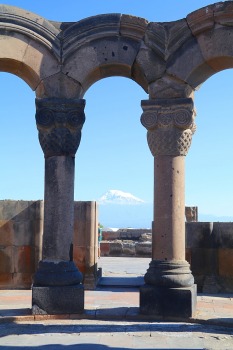 Travelnews.lv iepazīst Zvartnota tempļa drupas Armēnijā, kas ir iekļautas UNESCO sarakstā. Sadarbībā ar airBaltic 4