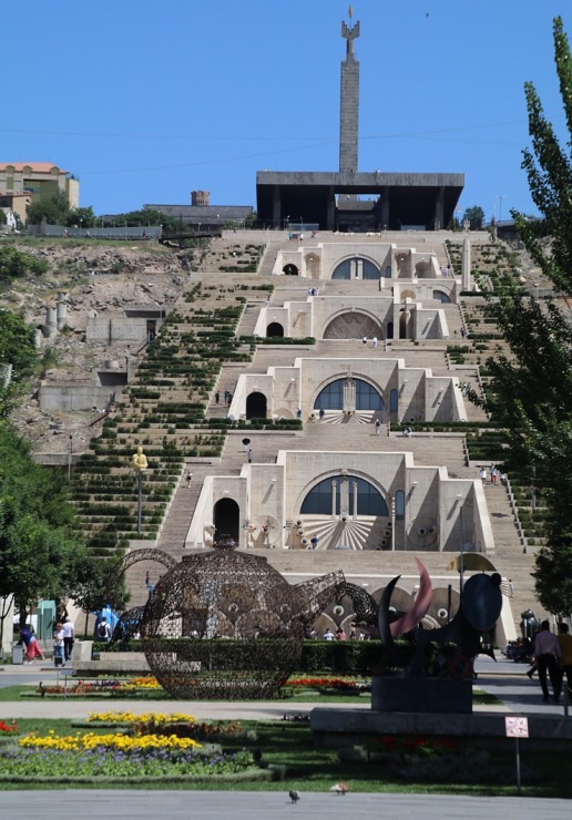 Travelnews.lv iepazīst Erevānas Kaskādi, arhitekta Aleksandra Tamanjana pieminekli un  Kafesjana mākslas centru. Sadarbībā ar airBaltic 340768