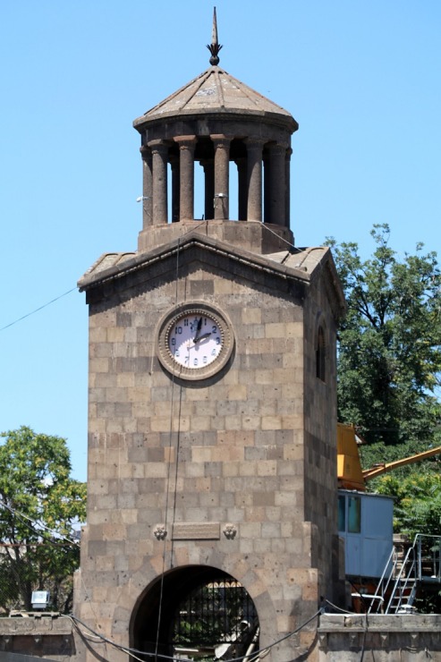 Travelnews.lv apmeklē Ečmiadzinas katedrāli Vagaršapatā, kas ir Armēnijas galvenā apustuliskās baznīca. Sadarbībā ar airBaltic 340842