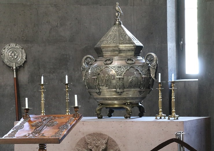 Travelnews.lv apmeklē Ečmiadzinas katedrāli Vagaršapatā, kas ir Armēnijas galvenā apustuliskās baznīca. Sadarbībā ar airBaltic 340848