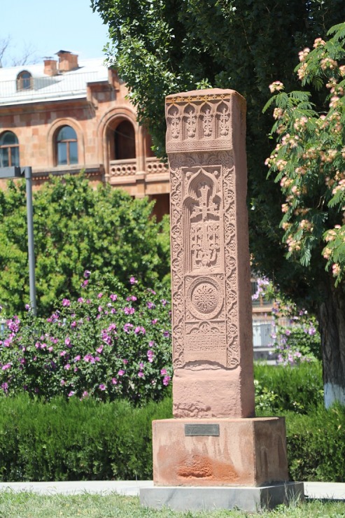 Travelnews.lv apmeklē Ečmiadzinas katedrāli Vagaršapatā, kas ir Armēnijas galvenā apustuliskās baznīca. Sadarbībā ar airBaltic 340852