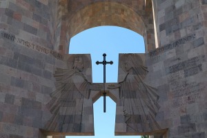 Travelnews.lv apmeklē Ečmiadzinas katedrāli Vagaršapatā, kas ir Armēnijas galvenā apustuliskās baznīca. Sadarbībā ar airBaltic 1