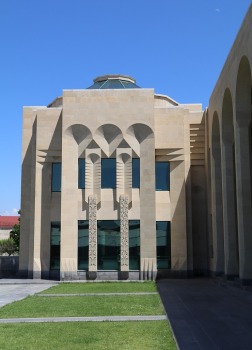 Travelnews.lv apmeklē Ečmiadzinas katedrāli Vagaršapatā, kas ir Armēnijas galvenā apustuliskās baznīca. Sadarbībā ar airBaltic 40