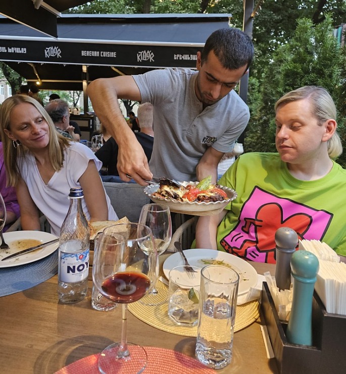 Travelnews.lv izbauda populāra Erevānas restorāna «Ktoor» vakariņas. Sadarbībā ar airBaltic 341070