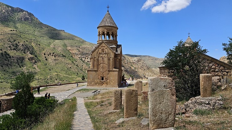 Travelnews.lv apmeklē IX līdz XVI gadsimta klosteru kompleksu Noravank Armēnijā. Sadarbībā ar airBaltic 341093