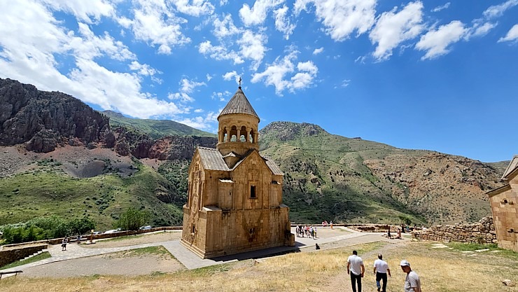 Travelnews.lv apmeklē IX līdz XVI gadsimta klosteru kompleksu Noravank Armēnijā. Sadarbībā ar airBaltic 341094