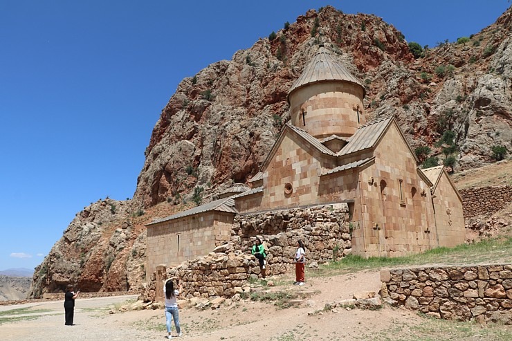 Travelnews.lv apmeklē IX līdz XVI gadsimta klosteru kompleksu Noravank Armēnijā. Sadarbībā ar airBaltic 341096