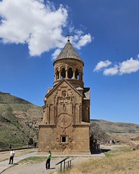 Travelnews.lv apmeklē IX līdz XVI gadsimta klosteru kompleksu Noravank Armēnijā. Sadarbībā ar airBaltic 30