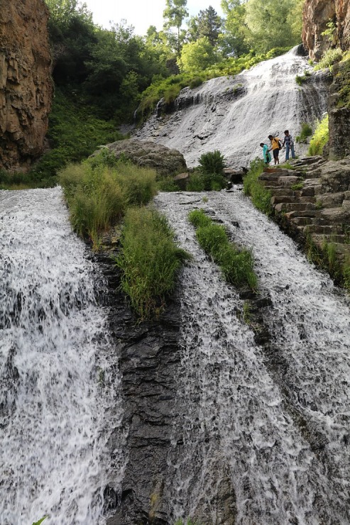 Travelnews.lv apmeklē Armēnijas slavenāko Džermukas ūdenskritumu. Sadarbībā ar airBaltic 341202