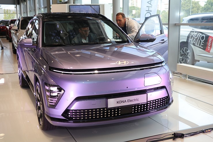 Rīgas autosalonā «Autohalle» tiek prezentēts jaunais «Hyundai Kona Electric» 341391