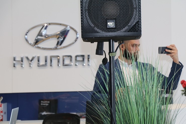 Rīgas autosalonā «Autohalle» tiek prezentēts jaunais «Hyundai Kona Electric» 341399