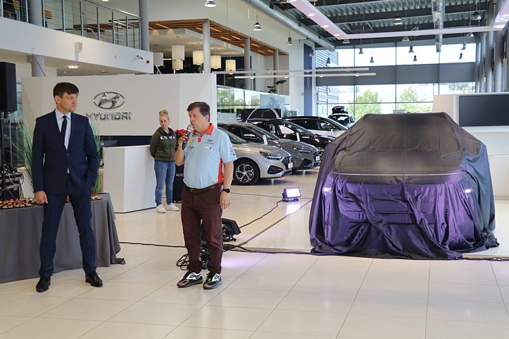 Rīgas autosalonā «Autohalle» tiek prezentēts jaunais «Hyundai Kona Electric» 341384