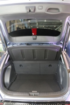 Rīgas autosalonā «Autohalle» tiek prezentēts jaunais «Hyundai Kona Electric» 13