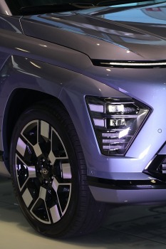 Rīgas autosalonā «Autohalle» tiek prezentēts jaunais «Hyundai Kona Electric» 14