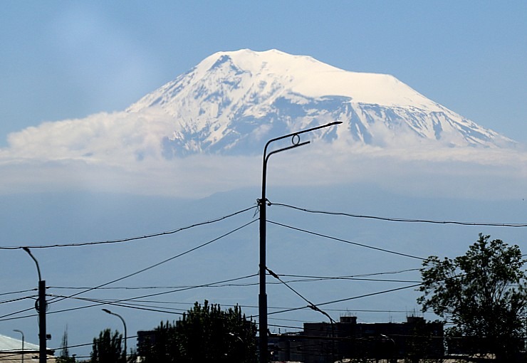 Travelnews.lv caur ekskursiju autobusa logu iepazīst Armēnijas galvaspilsētu Erevānu. Sadarbībā ar airBaltic 341573