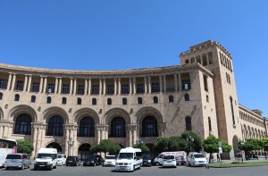 Travelnews.lv caur ekskursiju autobusa logu iepazīst Armēnijas galvaspilsētu Erevānu. Sadarbībā ar airBaltic 2