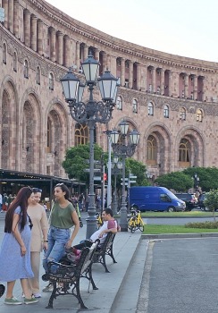 Travelnews.lv pastaigā dodas skatīt Armēnijas galvaspilsētu Erevānu. Sadarbībā ar airBaltic 10