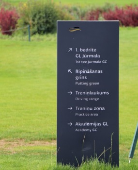 Latvijas tūrisma firmas iepazīst  golfa klubu un viesnīcu «Jurmala Golf Club & Hotel» Piņķos 10
