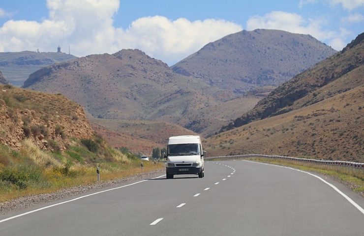 Travelnews.lv ar ekskursiju autobusu izbauda Armēnijas dabas skatus. Sadarbībā ar airBaltic 342279