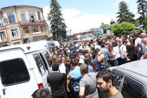 Travelnews.lv Armēnijas pilsētas Gjumri centrā skata militārā dienesta jauniesaucamo pasākumu. Sadarbībā ar airBaltic 4