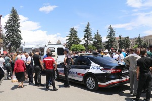 Travelnews.lv Armēnijas pilsētas Gjumri centrā skata militārā dienesta jauniesaucamo pasākumu. Sadarbībā ar airBaltic 6