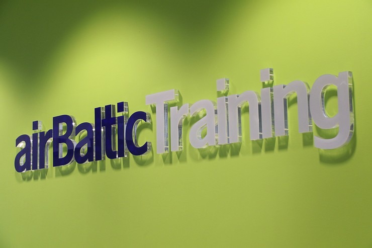 «airBaltic» Pilotu akademija svin piekto gadadienu 342654